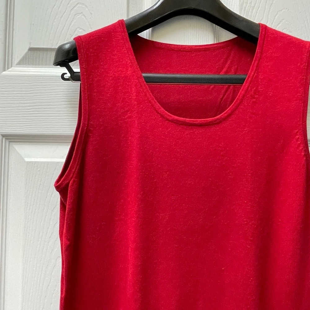 Vintage Women's‎ Bight Red Sleeveless Scoop Neck Sweater Shell (Large)
